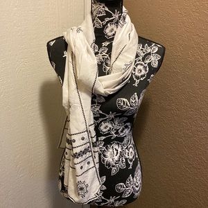 Embroidered scarf